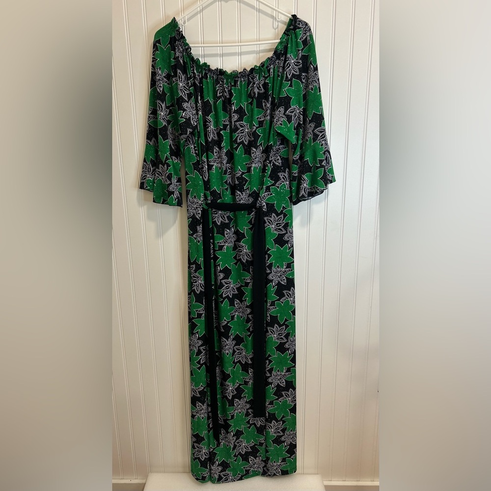 Elegant Floral Long Sleeve Dress in Black and Green floral . - Picture 4 of 14